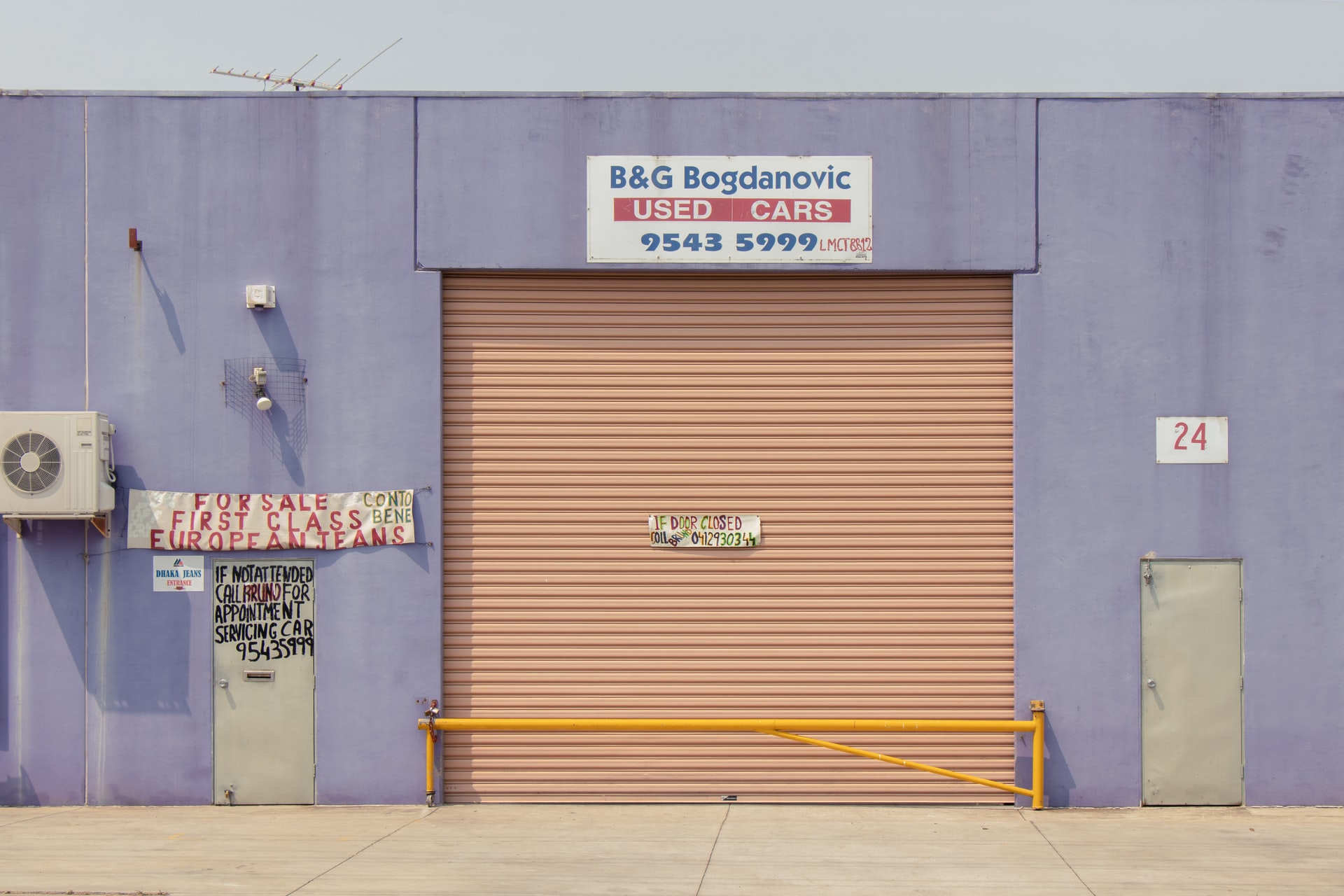 4 SIGNS THAT IT’S TIME FOR A NEW GARAGE DOOR image Door 51 4 SIGNS THAT IT’S TIME FOR A NEW GARAGE DOOR